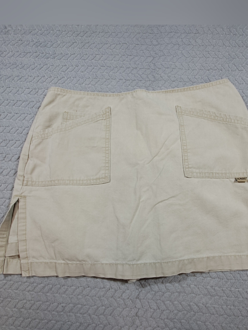 Cream Casual Mini Skirt with Front Patch Pockets